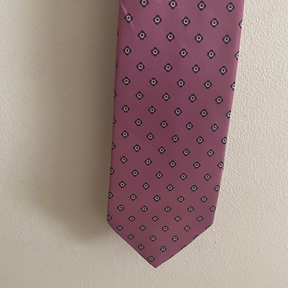 Sophisticated Men's Patterned Tie in Plum